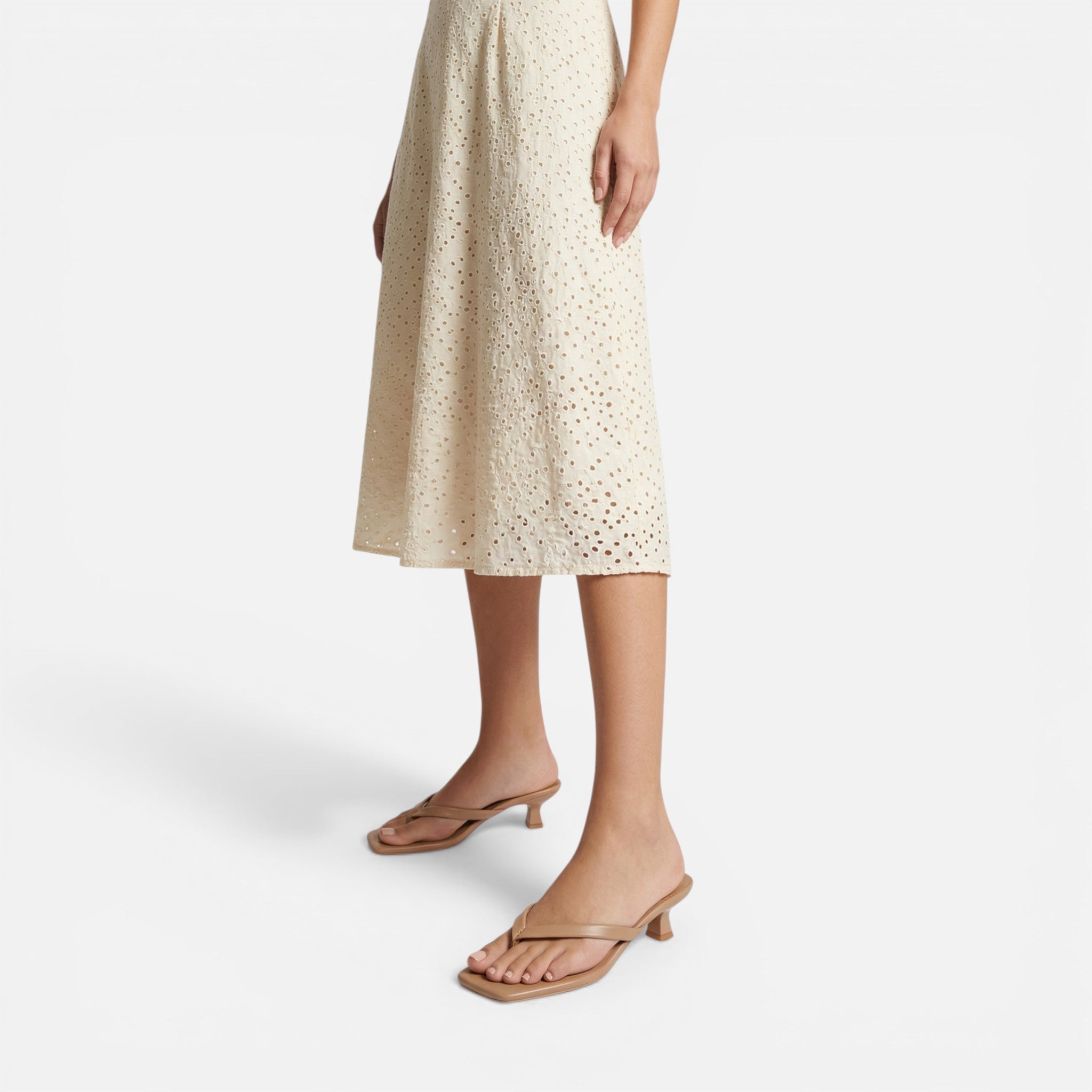 Acethetiq's | Women’s Comfort Clip-Toe Low-Heel Sandals