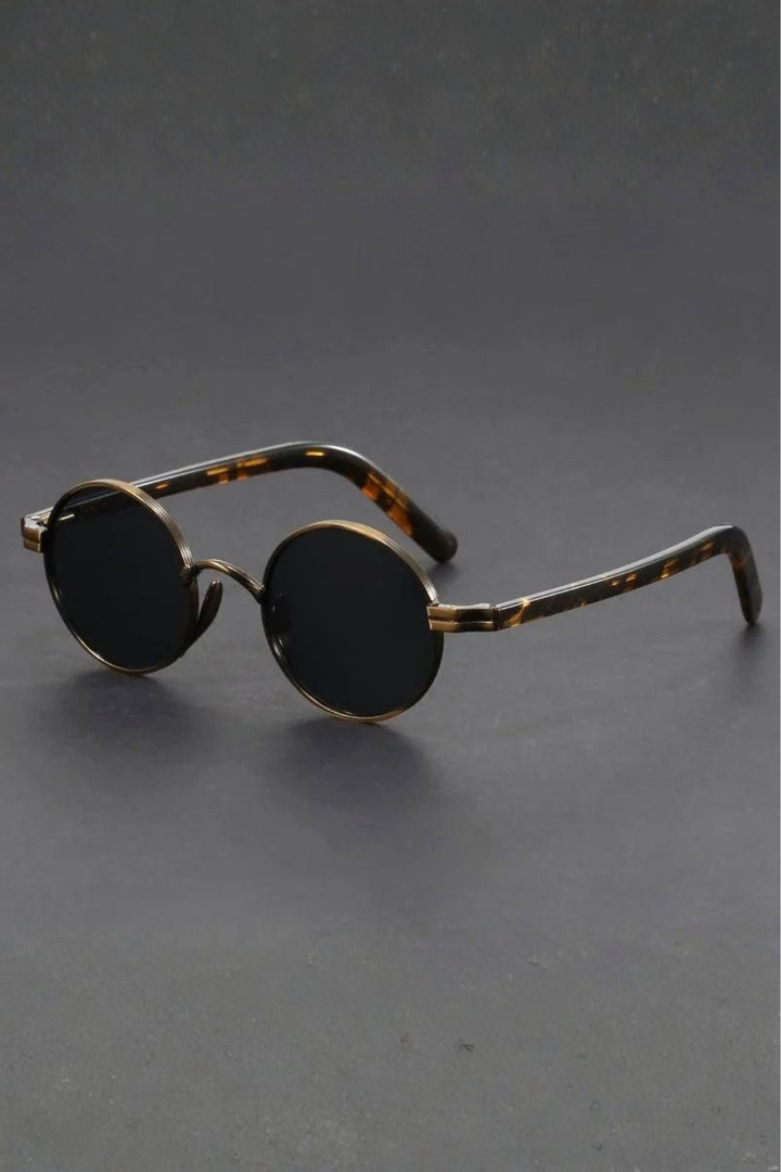 Men's Vintage Round Sunglasses Gold Metal Frame UV400 Protection